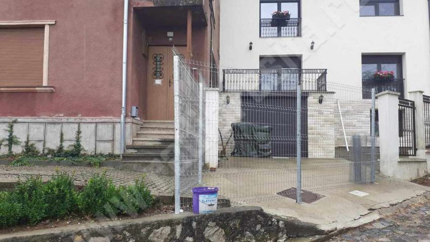 Limita de proprietate – sămânţă de scandal între vecini, la Reşiţa Limita de proprietate – sămânţă de scandal între vecini, la Reşiţa