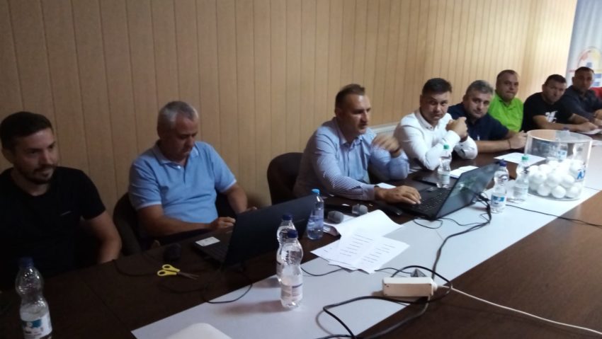 S-a stabilit programul competiţiilor fotbalistice judeţene. Startul se dă în primul weekend din septembrie S-a stabilit programul competiţiilor fotbalistice judeţene. Startul se dă în primul weekend din septembrie