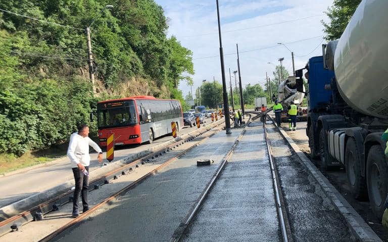 Reşiţa nu scapă de restricţii nici după finalizarea lucrărilor la linia de tramvai Reşiţa nu scapă de restricţii nici după finalizarea lucrărilor la linia de tramvai