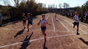 Viitorii campioni ai atletismului românesc se vor întrece la Reşiţa în cadrul Memorialului „Iosif Măzăran”