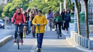 Asigurarea RCA devine obligatorie și pentru trotinetele și bicicletele electrice