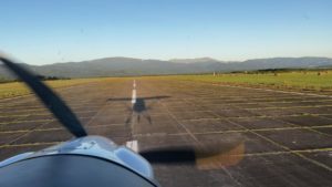 Caransebeș: Datorii de peste două milioane de lei la SC Aeroport SA. Consilierii județeni iau în calcul rezilierea contractului