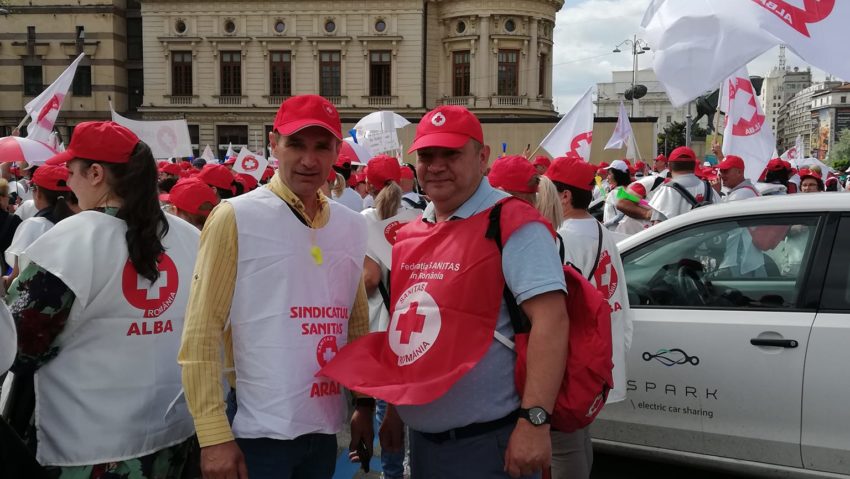 Sanitas Caraş-Severin a început să strângă semnături pentru declanşarea grevei generale Sanitas Caraş-Severin a început să strângă semnături pentru declanşarea grevei generale