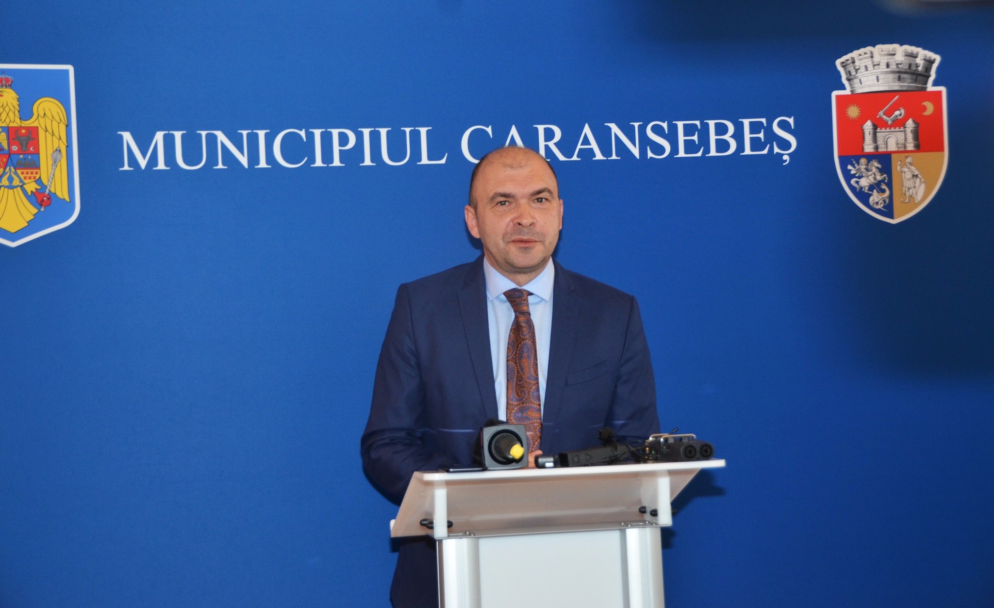 Caransebeș: Proiectele PNRR, parțial afectate, dar investițiile europene continuă conform planului