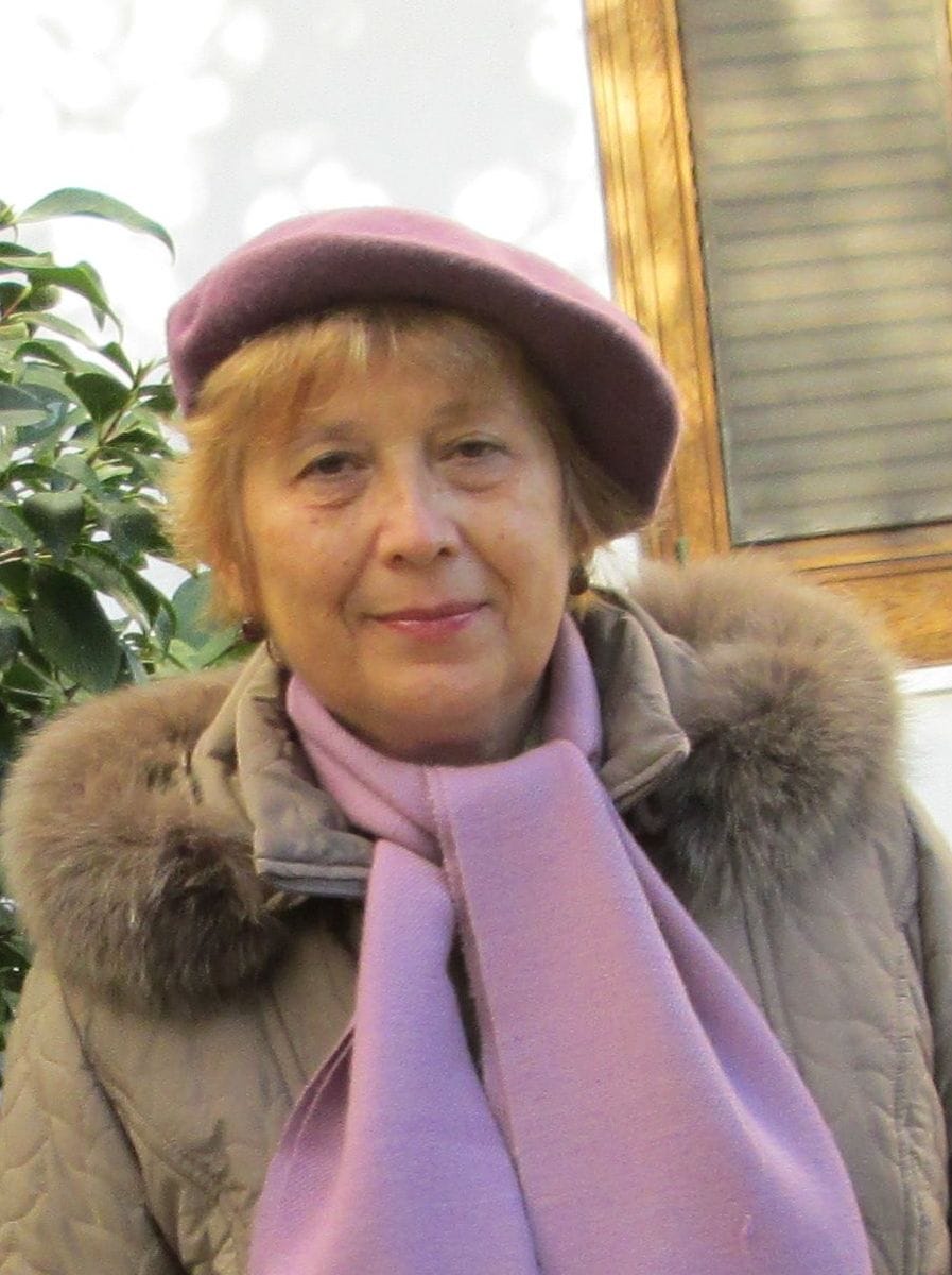 Expoziție de artă plastică semnată de Adina Ghinaci la Reșița: „Atitudini, emoții, sentimente”