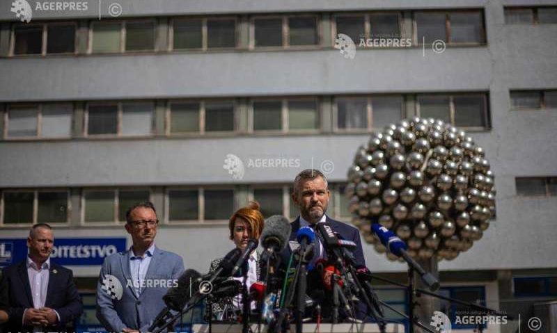 Robert Fico poate vorbi, dar starea sa rămâne critică, afirmă preşedintele ales slovac Pellegrini Robert Fico poate vorbi, dar starea sa rămâne critică, afirmă preşedintele ales slovac Pellegrini