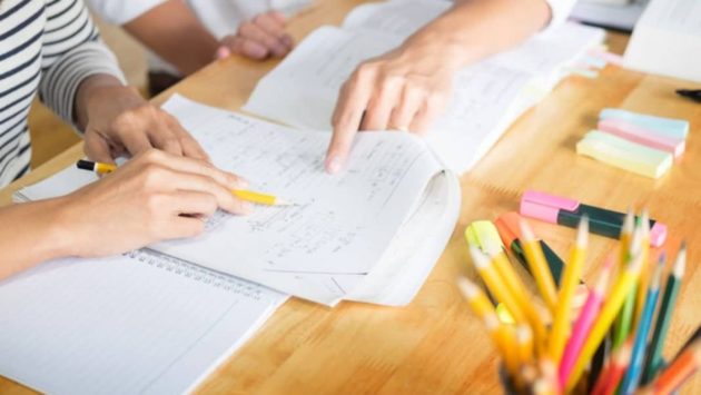 Definitivat 2025: Mii de profesori susțin examenul național pentru cariera didactică