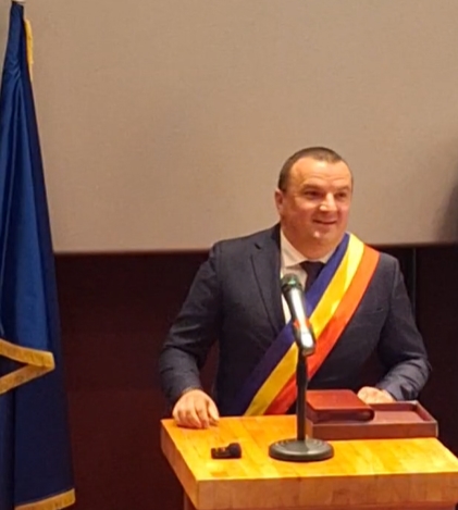 Călin Dobra este, oficial, noul primar al municipiului Lugoj Călin Dobra este, oficial, noul primar al municipiului Lugoj