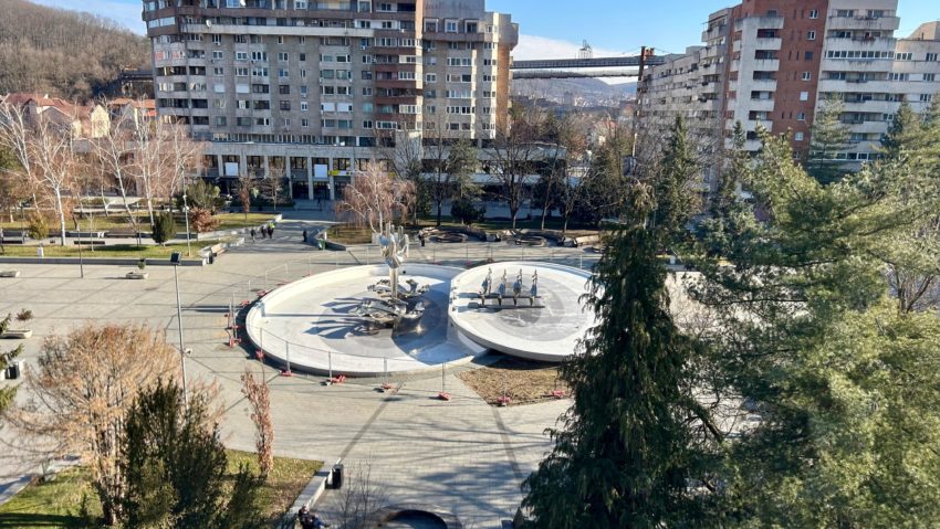 Fântâna cinetică din Reșița: un nou termen pentru finalizarea lucrărilor Fântâna cinetică din Reșița: un nou termen pentru finalizarea lucrărilor