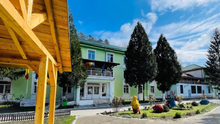 Seniorii de la Sacu au o nouă casă: căminul din Reșița