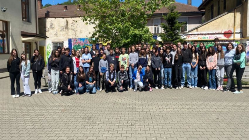 Caravana Reciclării Creative – Ediția a III-a, un succes la Colegiul Naţional „Diaconovici-Tietz” Reşiţa Caravana Reciclării Creative – Ediția a III-a, un succes la Colegiul Naţional „Diaconovici-Tietz” Reşiţa