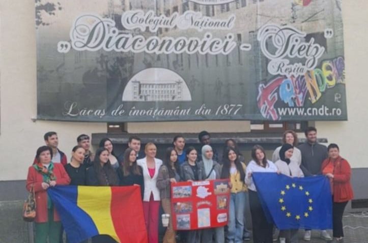 Ziua Europei 2025, sărbătorită la Colegiul Național „Diaconovici-Tietz” din Reșița prin proiectul „Europa celor 27” Ziua Europei 2025, sărbătorită la Colegiul Național „Diaconovici-Tietz” din Reșița prin proiectul „Europa celor 27”