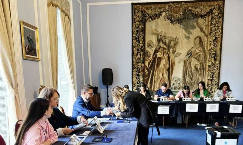 Până sâmbătă la ora 10:00 s-au prezentat la urne în diaspora peste 246.000 de alegători Până sâmbătă la ora 10:00 s-au prezentat la urne în diaspora peste 246.000 de alegători