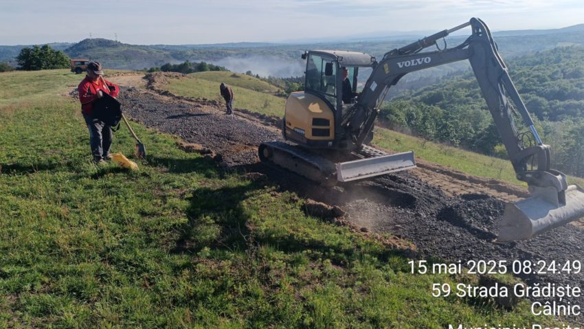 Reșița face un pas important spre energie verde: începe construcția Parcului Fotovoltaic de 8 MW Reșița face un pas important spre energie verde: începe construcția Parcului Fotovoltaic de 8 MW