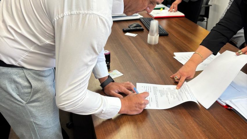 Comuna Ticvaniu Mare investește în energie verde: contract de finanțare semnat pentru un parc fotovoltaic Comuna Ticvaniu Mare investește în energie verde: contract de finanțare semnat pentru un parc fotovoltaic