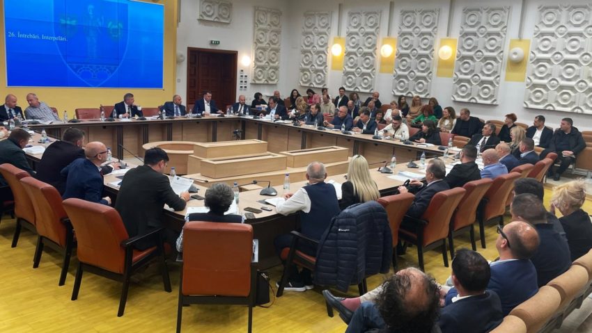 Proiecte în urgență la Consiliul Județean Caraș-Severin Proiecte în urgență la Consiliul Județean Caraș-Severin