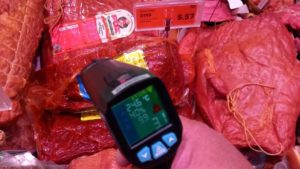 Nereguli grave descoperite de Protecția Consumatorilor Timiș la marii retaileri: Amenzi de peste 280.000 lei și tone de produse neconforme retrase de la vânzare