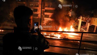 Incendiu puternic de vegetație la periferia Atenei: sute de persoane evacuate din cauza flăcărilor violente