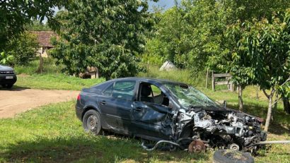 Caransebeș: Amenzi de 17.000 lei pentru depozitare ilegală de vehicule și deșeuri auto