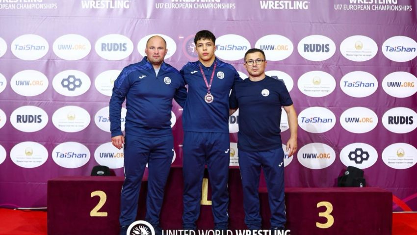 De la Reşiţa, pe podiumul continental! Luptătorul Magor Lorincz, medaliat la Europenele U17 De la Reşiţa, pe podiumul continental! Luptătorul Magor Lorincz, medaliat la Europenele U17