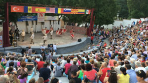 Festivalul Internațional de Folclor „Hercules” 2025 – Ediția cu numărul 55 aduce tradiții din toată lumea în Valea Cernei