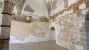 Hunedoara: Noi fresce descoperite în Sala Dietei de la Castelul Corvinilor