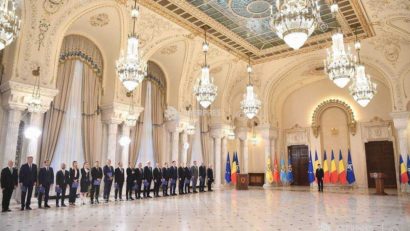 Membrii Guvernului Bolojan au depus jurământul de învestitură