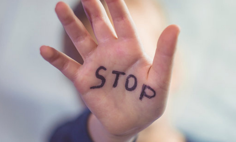Tot mai mulți copii, victime ale abuzului și neglijenței în Timiș. DGASPC: „Cazurile de plasament în regim de urgență au crescut” Tot mai mulți copii, victime ale abuzului și neglijenței în Timiș. DGASPC: „Cazurile de plasament în regim de urgență au crescut”