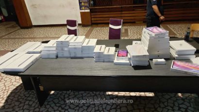 Tablete electronice în valoare de 40.000 de euro, fără acte, descoperite de polițiștii de frontieră la Nădlac