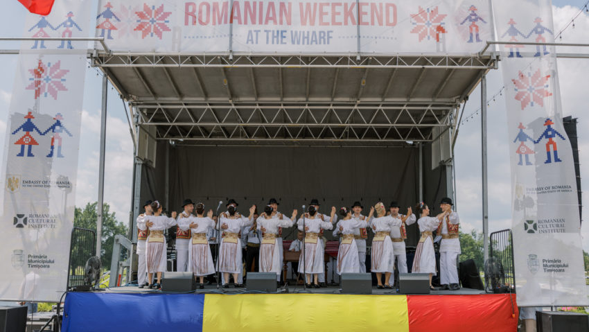Ansamblul „Timișul” – ambasador al culturii românești la Washington D.C., în cadrul festivalului „Romanian Weekend at The Wharf” 2025
