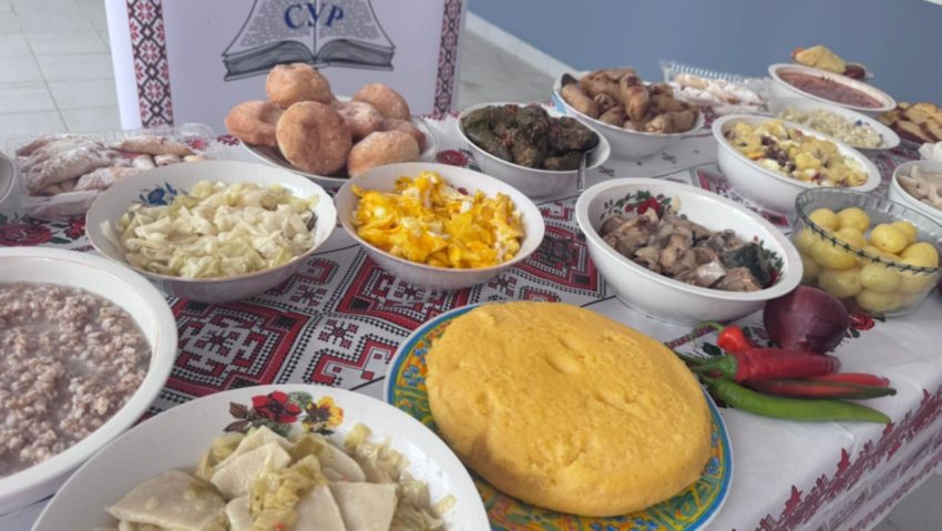 Tradiții culinare ucrainene celebrate la Cornuțel, județul Caraș-Severin: „Perohe”, sarmale de mălai și deserturi ca la bunici Tradiții culinare ucrainene celebrate la Cornuțel, județul Caraș-Severin: „Perohe”, sarmale de mălai și deserturi ca la bunici
