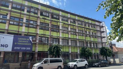 O școală modernă prinde contur la Caransebeş: lucrările de reabilitare ale Liceului Tehnologic „Dacia” sunt în grafic