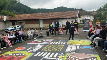 Poliţiştii au efectuat activităţi preventive în taberele de vară din Caraş-Severin
