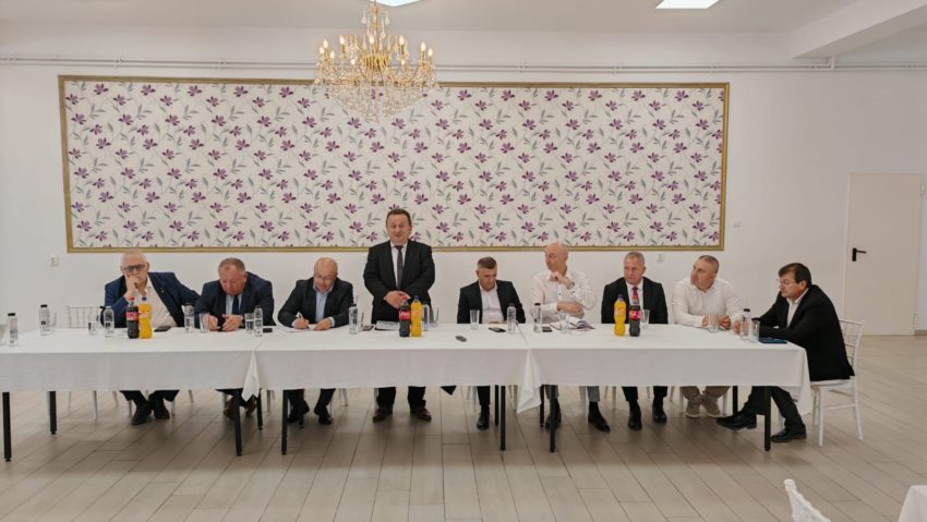 Nicolae Novăcescu, primarul comunei Cornereva, este noul președinte al Asociației Comunelor din România – Filiala Caraș-Severin