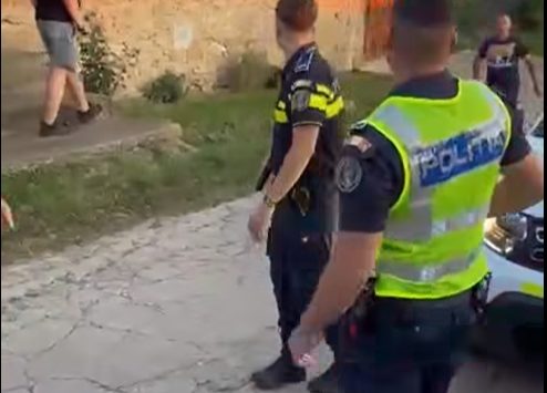 IPJ Caraș-Severin: precizări oficiale privind incidentul din Cănicea – șofer fără permis și sub influența alcoolului, intervenție a poliției filmată și postată online