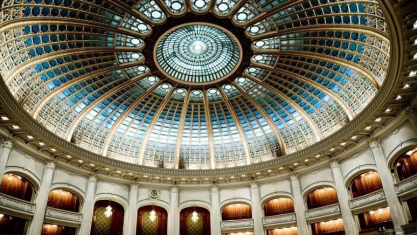 Guvernul își asumă răspunderea pe măsurile fiscale. Crește TVA, se elimină facilități pentru pensionari și se suprataxează băncile Guvernul își asumă răspunderea pe măsurile fiscale. Crește TVA, se elimină facilități pentru pensionari și se suprataxează băncile