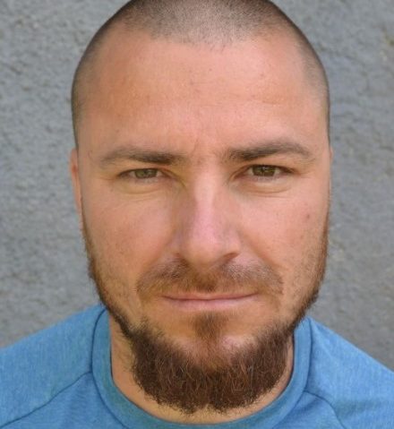 Autoritățile îl caută pe Emil Gânj în judeţul Arad. Mai mulți apropiați ai bărbătului au început să colaboreze cu Poliția Română Autoritățile îl caută pe Emil Gânj în judeţul Arad. Mai mulți apropiați ai bărbătului au început să colaboreze cu Poliția Română