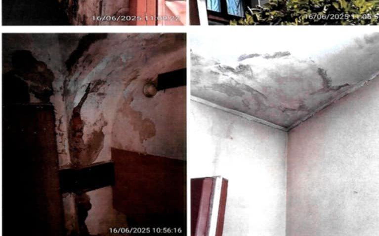 Judecătoriile din Oravița și Caransebeș funcţionează în condiţii insalubre. Nu sunt bani pentru reparaţii