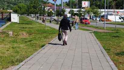 Amenajarea promenadei de pe malul drept al Bârzavei intră în linie dreaptă