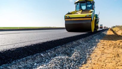 Infrastructura rutieră, o prioritate în Banatul de Munte: Lucrări finalizate și proiecte în derulare