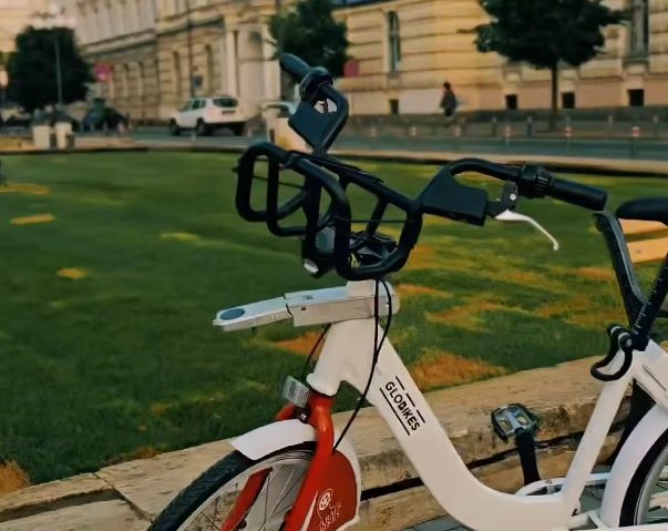 Arad: Biciclete self-service disponibile gratuit până în august, cu reguli clare Arad: Biciclete self-service disponibile gratuit până în august, cu reguli clare
