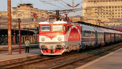 Trenul IR 1691 București – Timișoara are întârziere de peste două ore din cauza caniculei și a unei defecțiuni la locomotivă