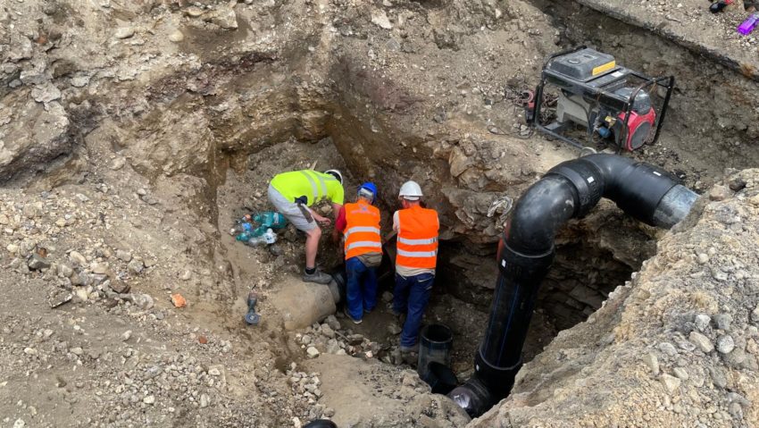 Groapa de pe strada Mociur blochează proiectul Primăriei Reșița Groapa de pe strada Mociur blochează proiectul Primăriei Reșița