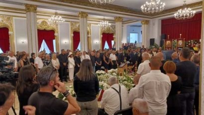 Sute de persoane au participat la slujba de înmormântare a lui Mihai Leu