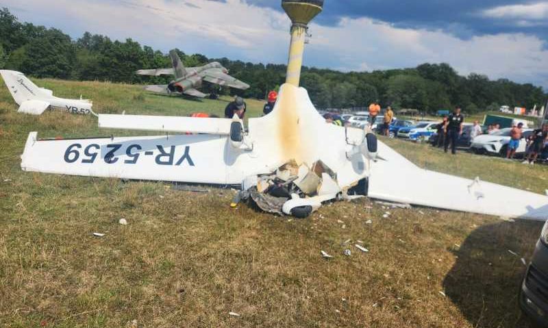 Hunedoara: Un avion de mici dimensiuni s-a prăbușit în zona Orăștie Hunedoara: Un avion de mici dimensiuni s-a prăbușit în zona Orăștie