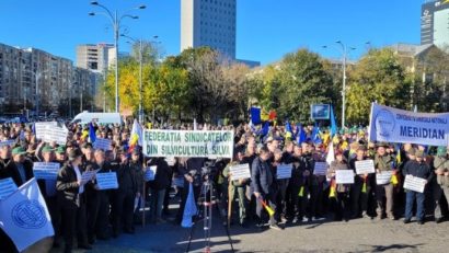 Trei federaţii sindicale organizează marţi un miting de protest în Piaţa Victoriei