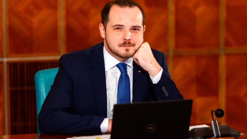 Alexandru Rogobete:”Se prelungește termenul pentru investigații conexe până la 1 ianuarie 2026. Pacienții cronici asigurați sau nu primesc în continuare tratament” Alexandru Rogobete:”Se prelungește termenul pentru investigații conexe până la 1 ianuarie 2026. Pacienții cronici asigurați sau nu primesc în continuare tratament”