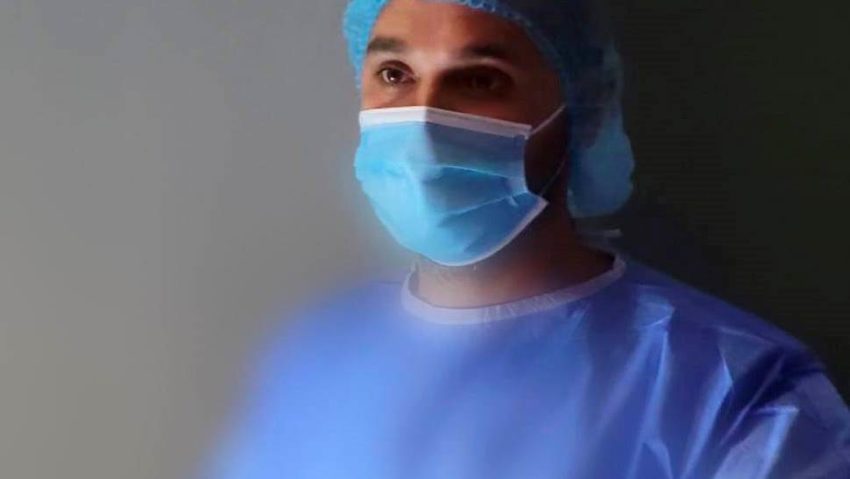 Incident violent la Reșița: un bărbat înjunghiat, salvat de chirurgii de la Spitalul Județean de Urgenţă