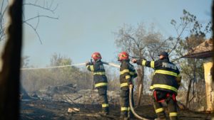 Pompierii ISU „Semenic” Caraș-Severin au gestionat aproape 70 de situații de urgență în patru zile