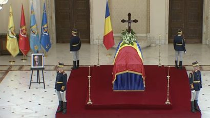 Sicriul cu trupul neînsuflețit al lui Ion Iliescu, depus la Palatul Cotroceni